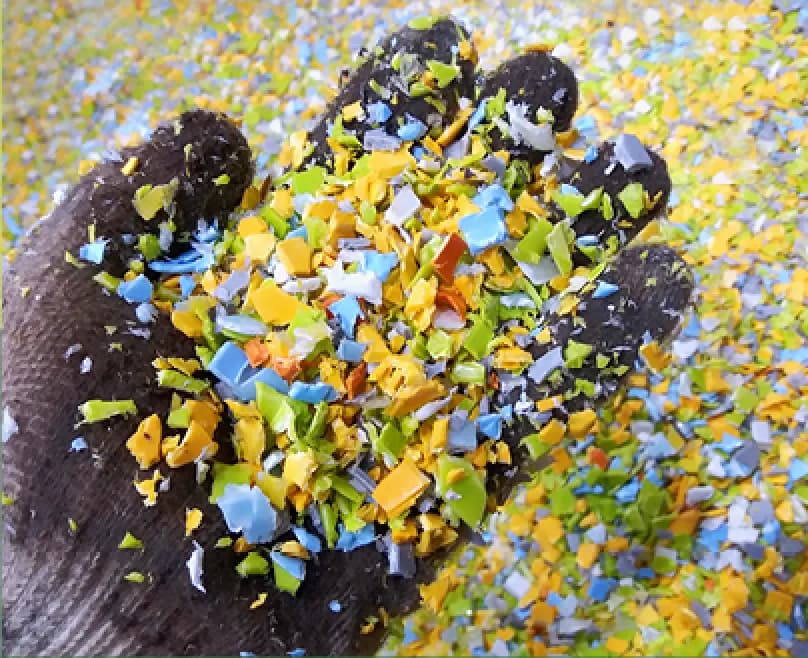 Plastic Recycling Series – Geschredderte Kunststoffflocken